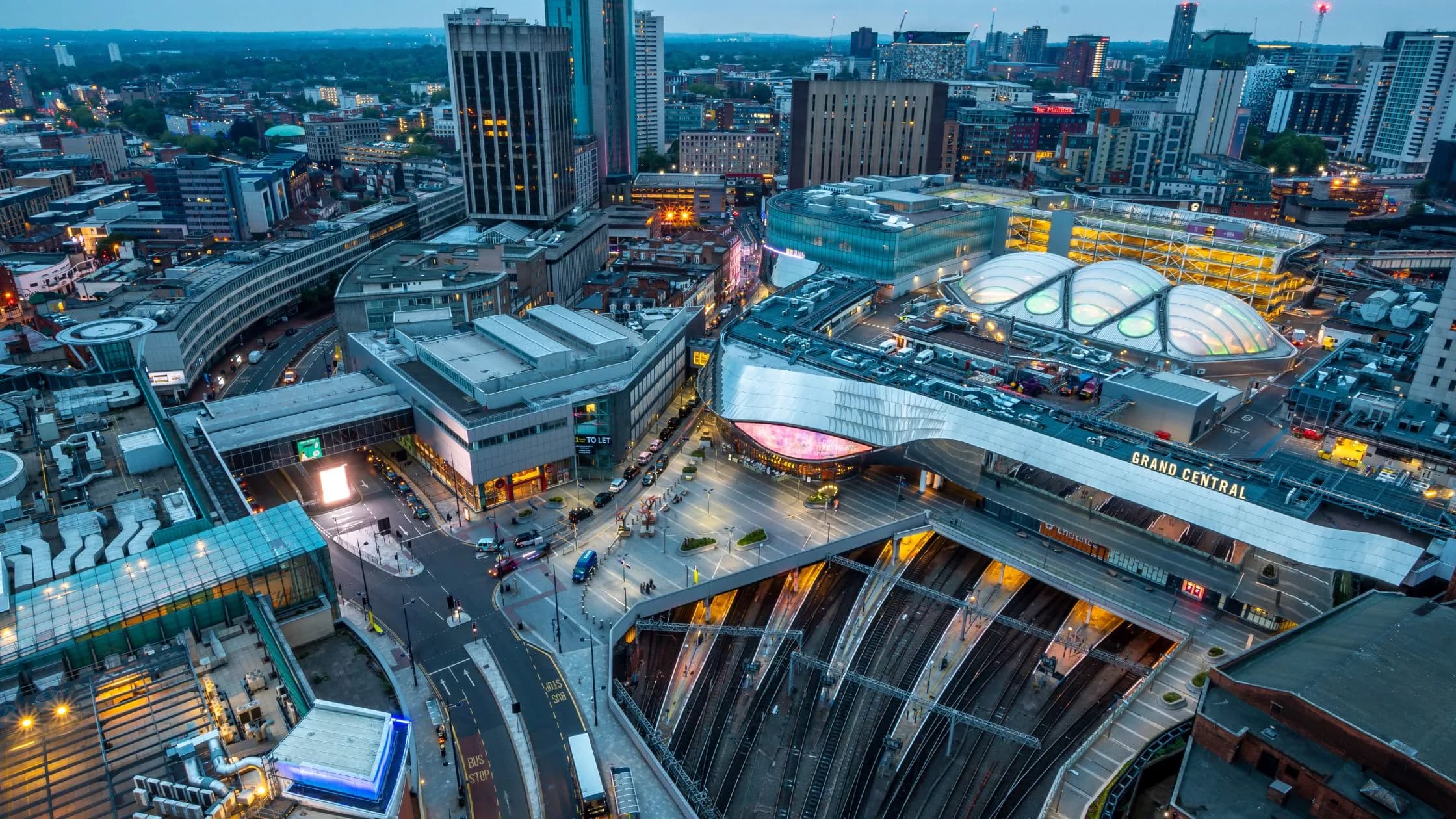 Safe and Cozy Winter Travels: How Our Minibus Service Ensures Your Comfort in Birmingham