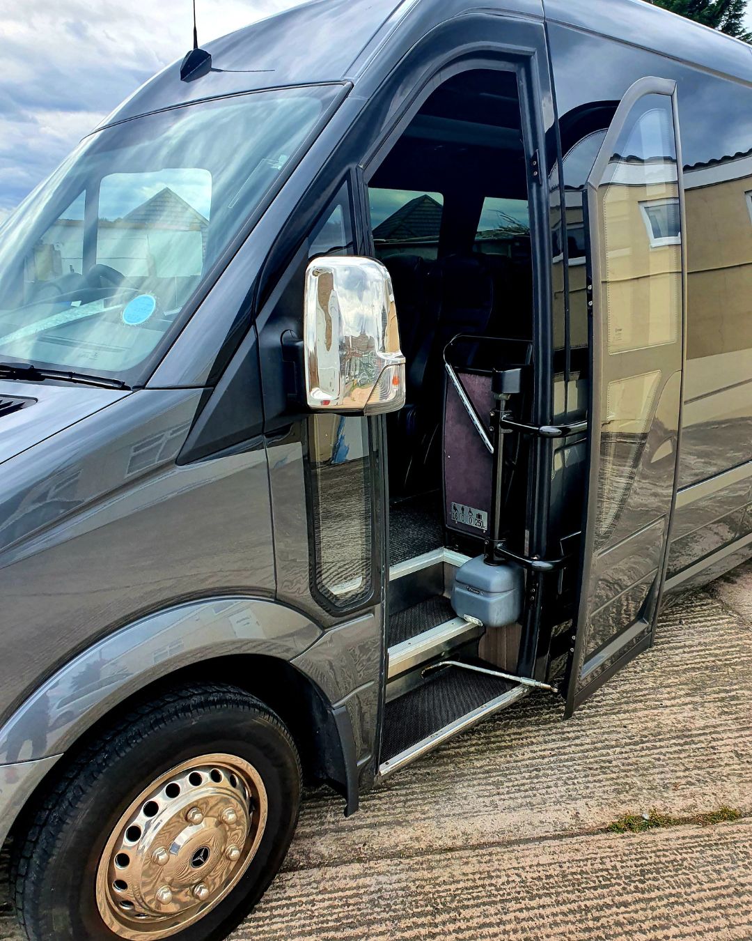 Quality mini buses at AJ Travel